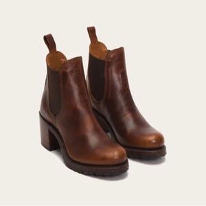 NEVER WORN - Frye Sabrina Bootie in Cognac